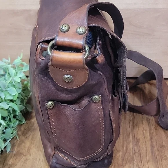 Campomaggi Italy Leather Crossbody Satchel - Picture 4 of 16